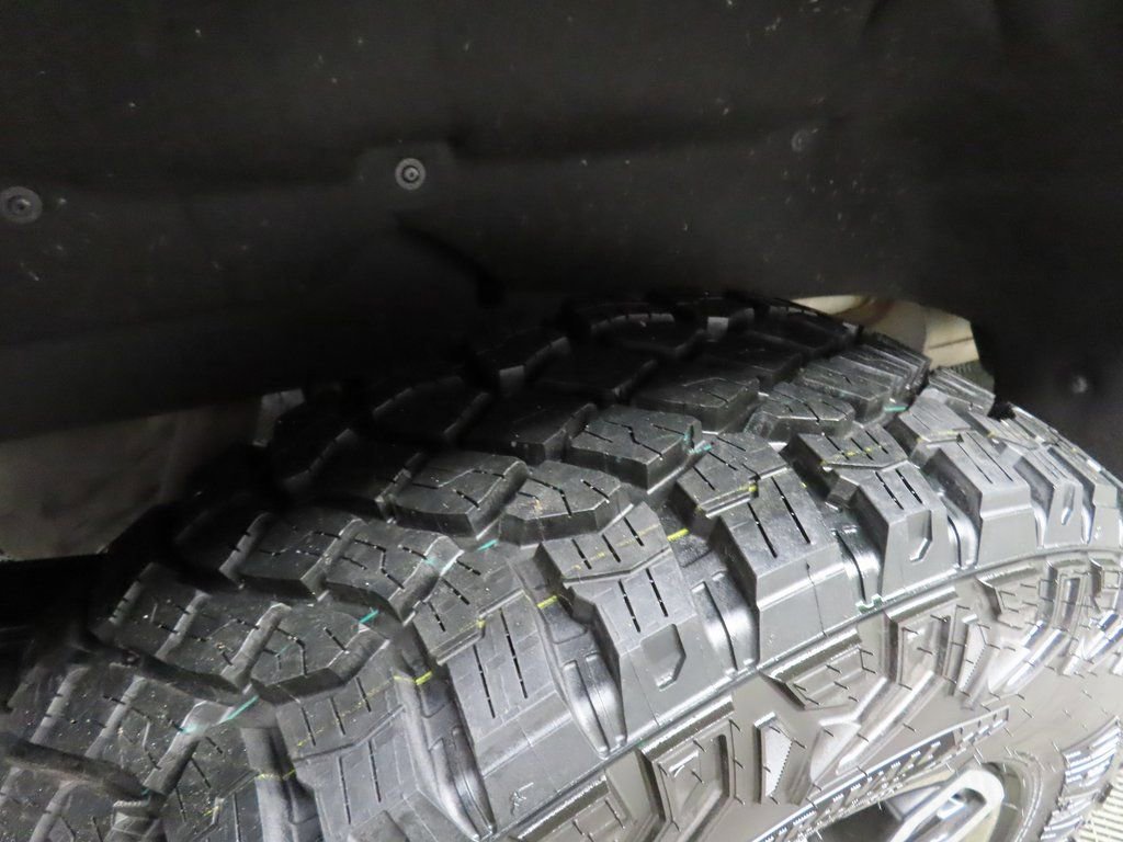 Used 2023 Chevrolet Silverado 1500 ZR2 image 38