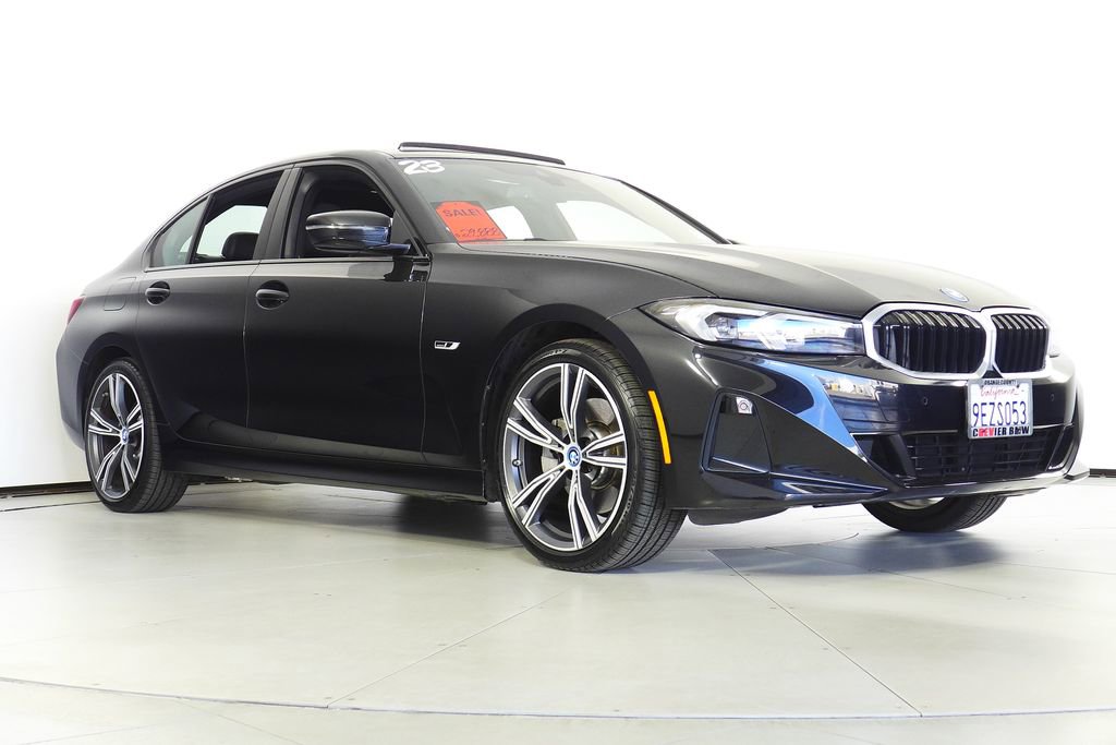 Used 2023 BMW 330e w/ Driving Assistance Package image 4