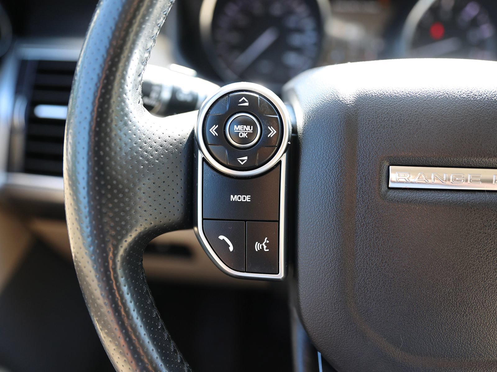Used 2015 Land Rover Range Rover Sport HSE AWD/4WD image 36