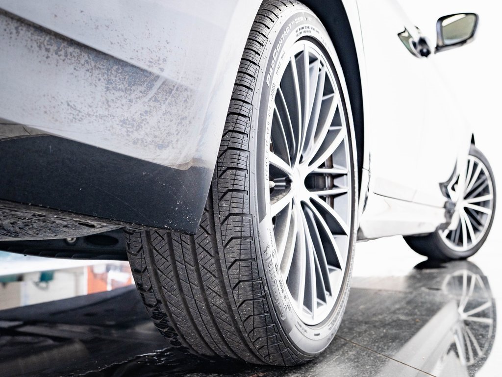 Used 2021 BMW 540i xDrive w/ Premium Package image 38