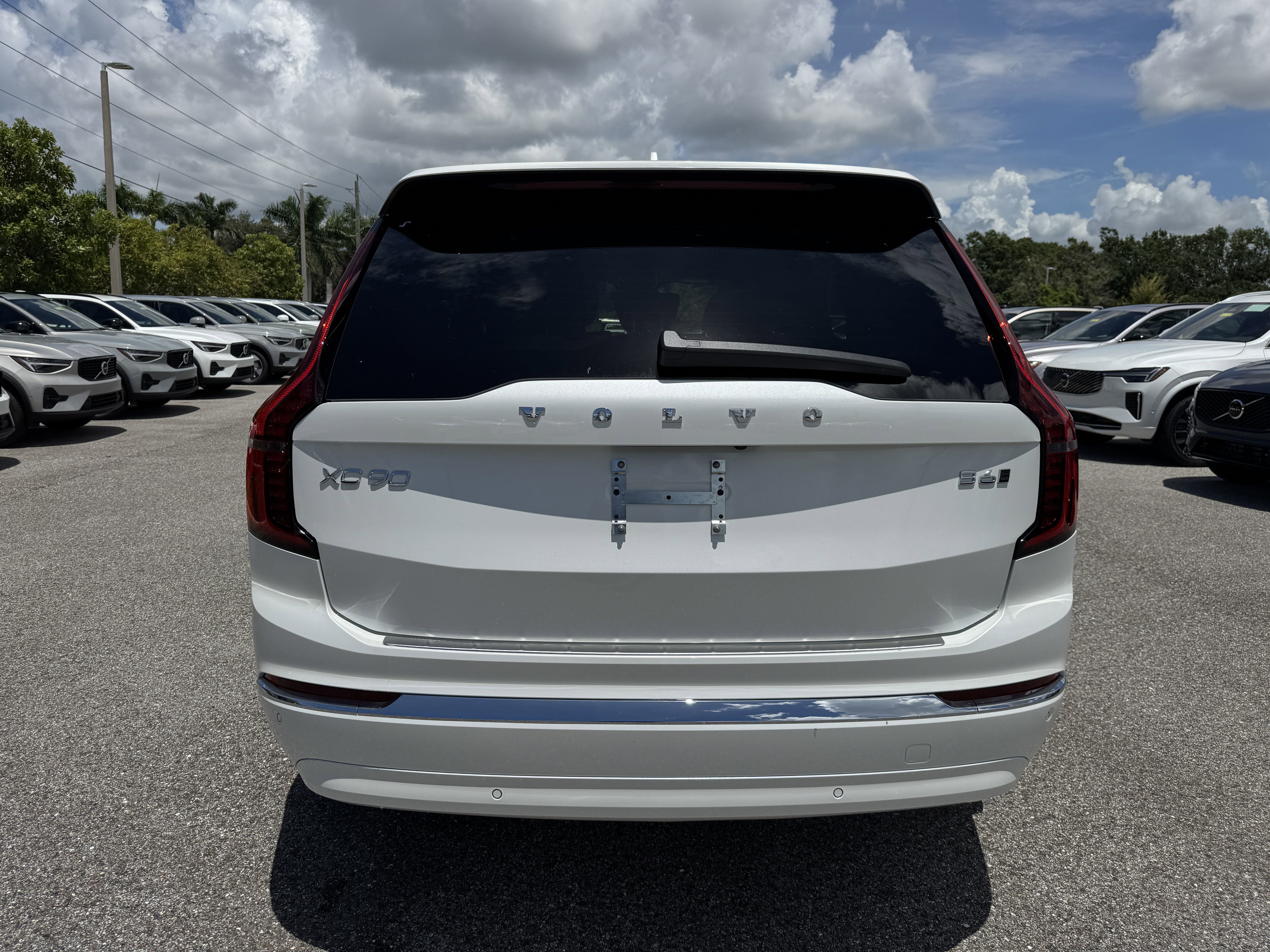 New 2026 Volvo XC90 B6 Plus w/ Protection Package Premier image 4