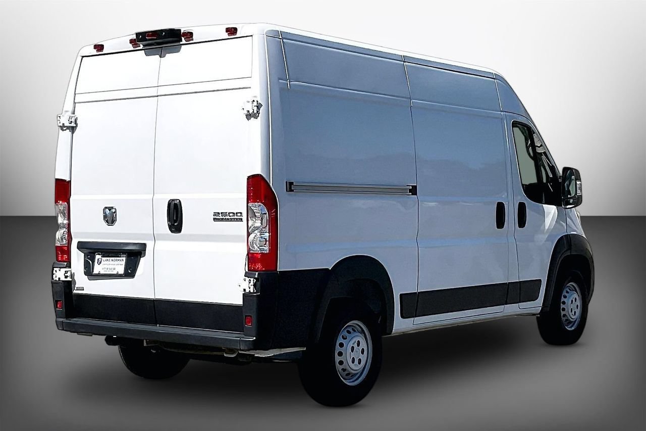 Used 2025 RAM ProMaster 2500 w/ Convenience Group FWD image 8