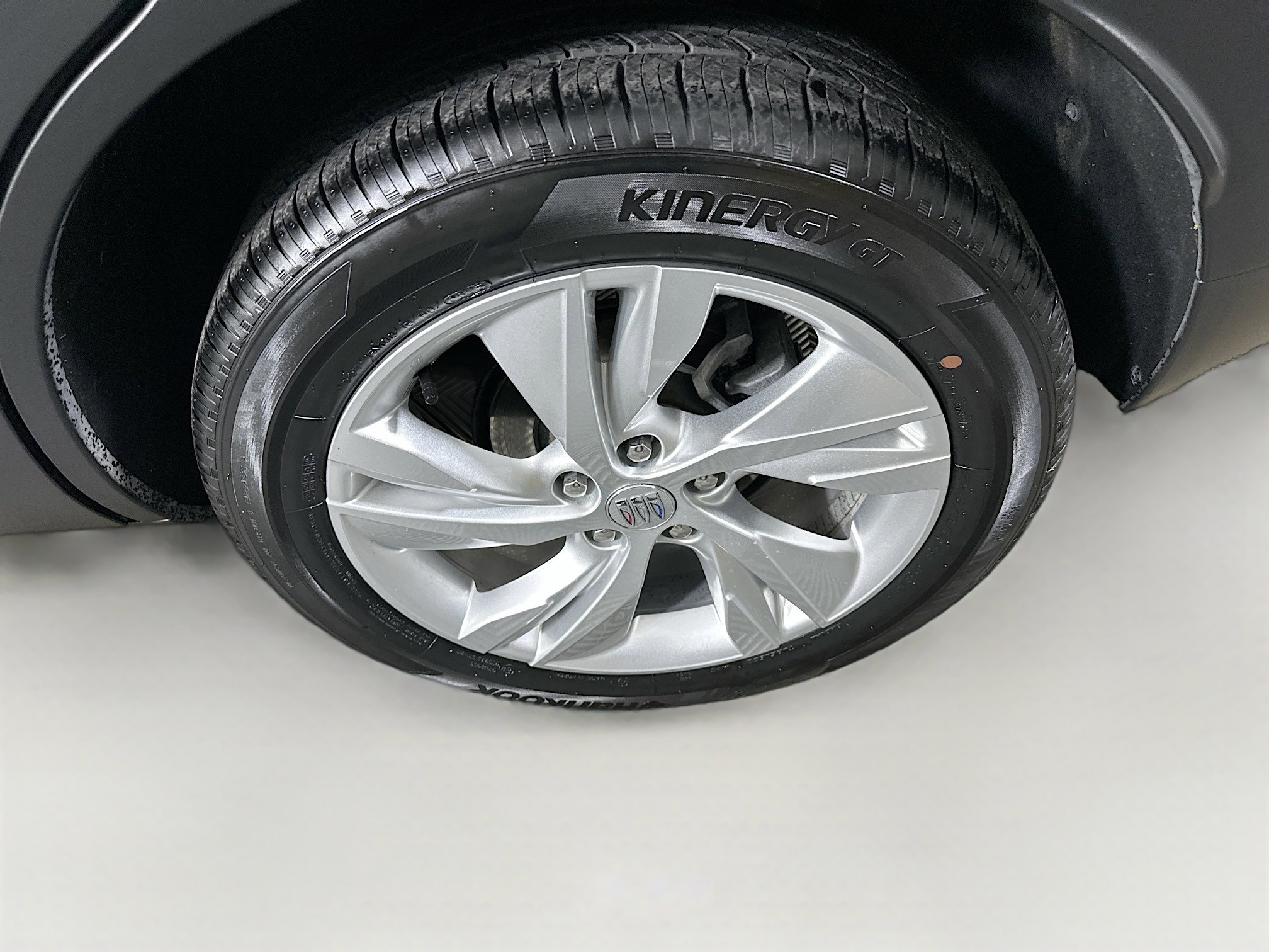 Used 2025 Buick Encore GX Preferred AWD/4WD image 11