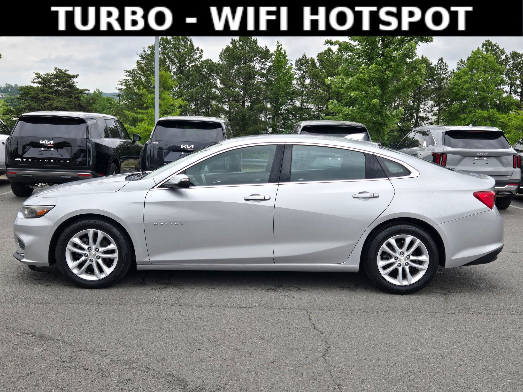 Used 2016 Chevrolet Malibu LT FWD image 4