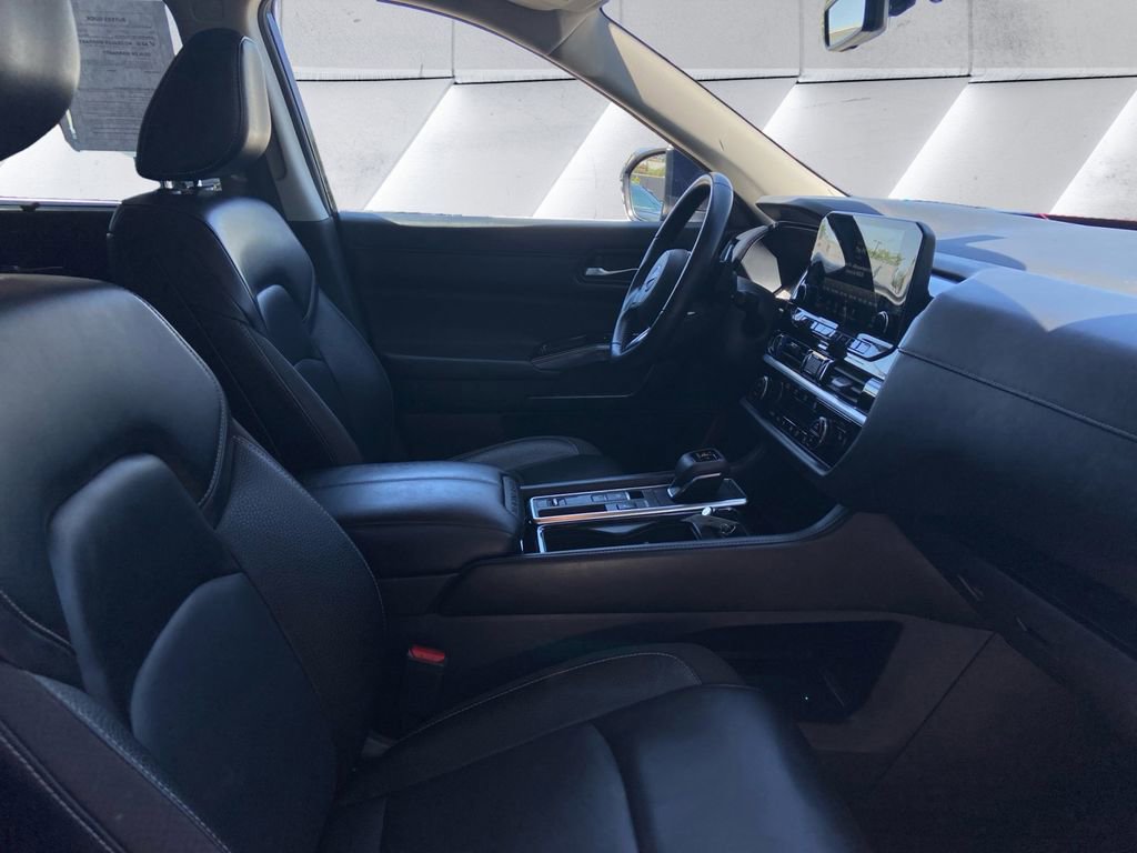 Used 2023 Nissan Pathfinder SL FWD image 12