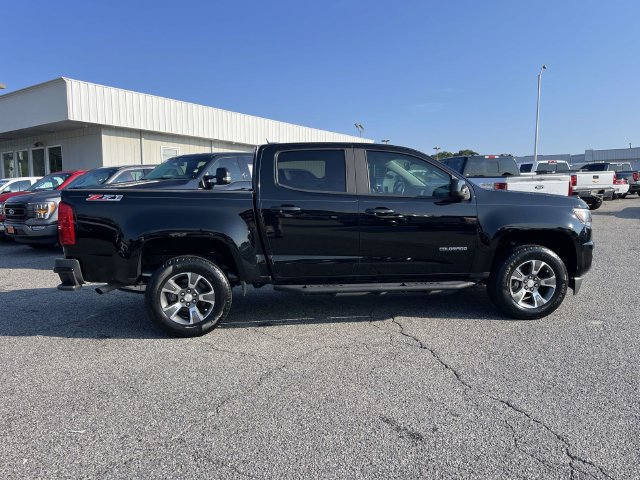 Used 2019 Chevrolet Colorado Z71 AWD/4WD image 2