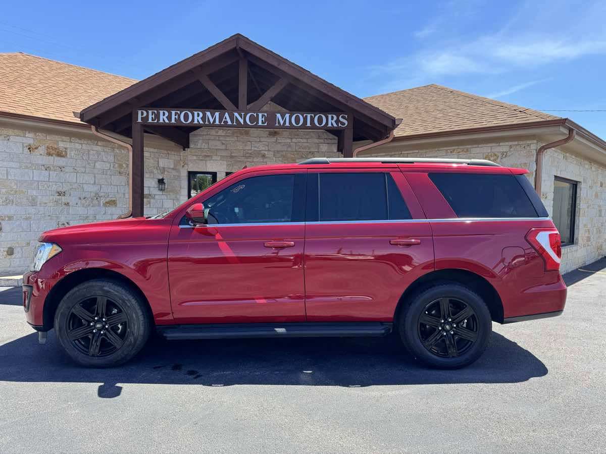 Used 2021 Ford Expedition XLT RWD image 2