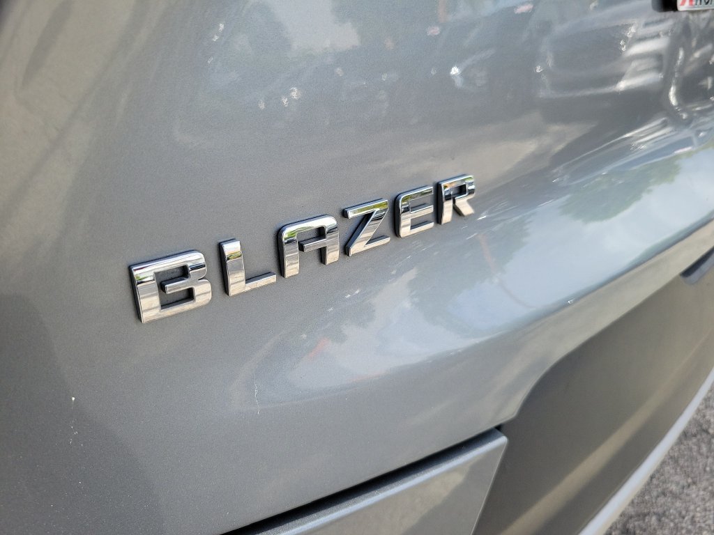 Used 2025 Chevrolet Blazer LT FWD image 9