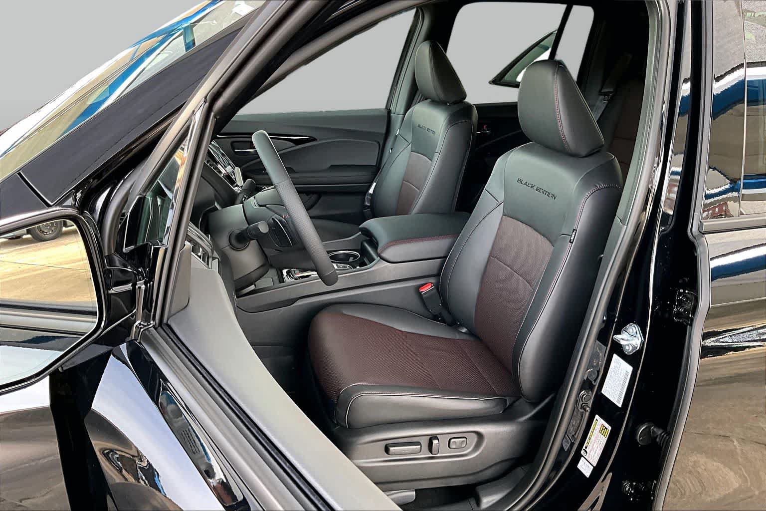 New 2026 Honda Ridgeline Black Edition image 9