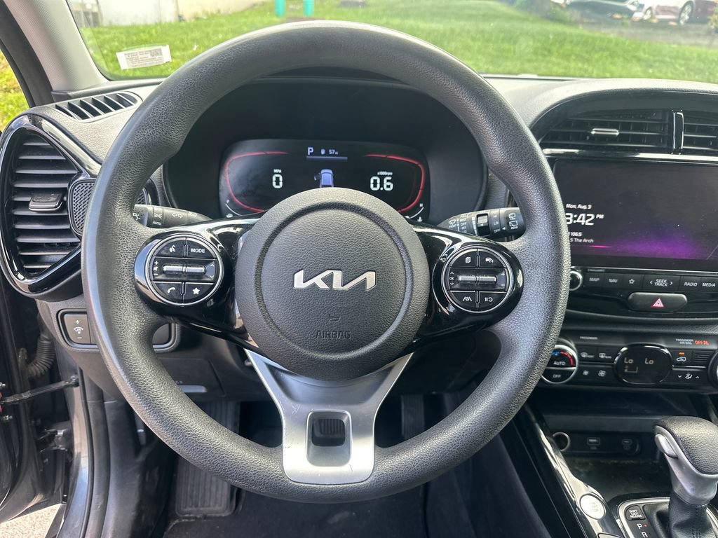 Used 2023 Kia Soul S FWD image 14