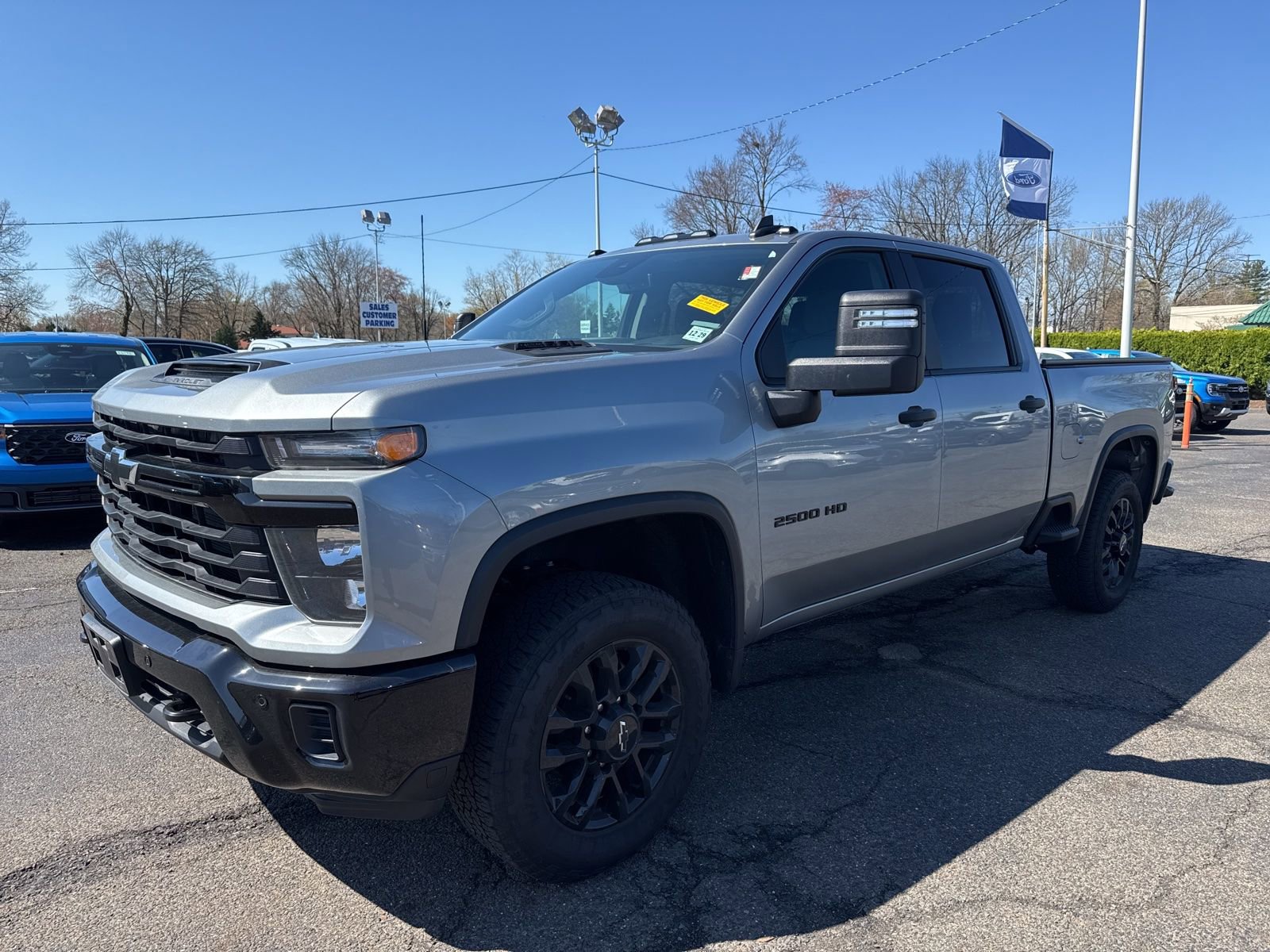 Used 2025 Chevrolet Silverado 2500 Custom w/ Custom Value Package image 1