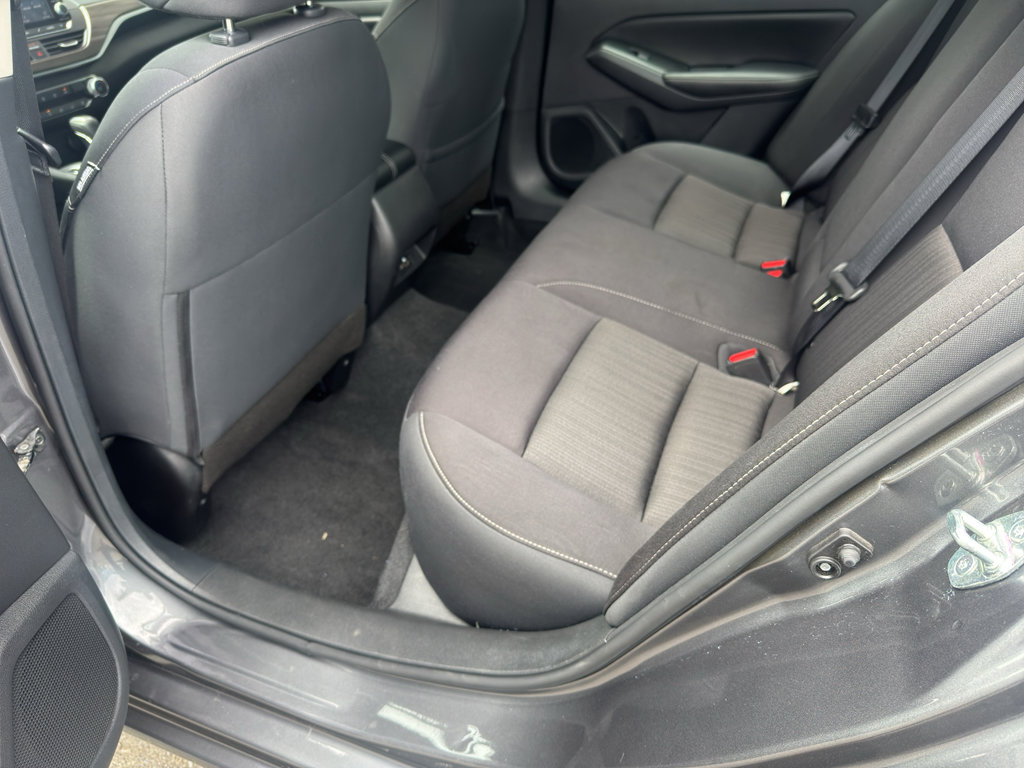 Used 2024 Nissan Altima 2.5 SV FWD image 7