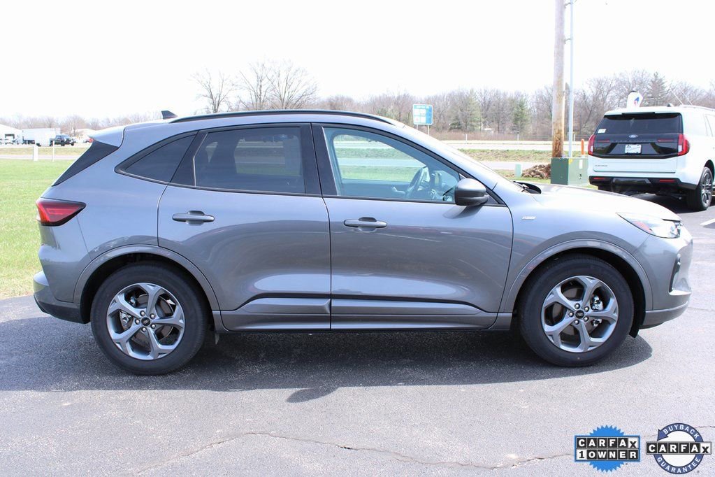 Used 2024 Ford Escape ST-Line w/ Cold Weather Package image 15