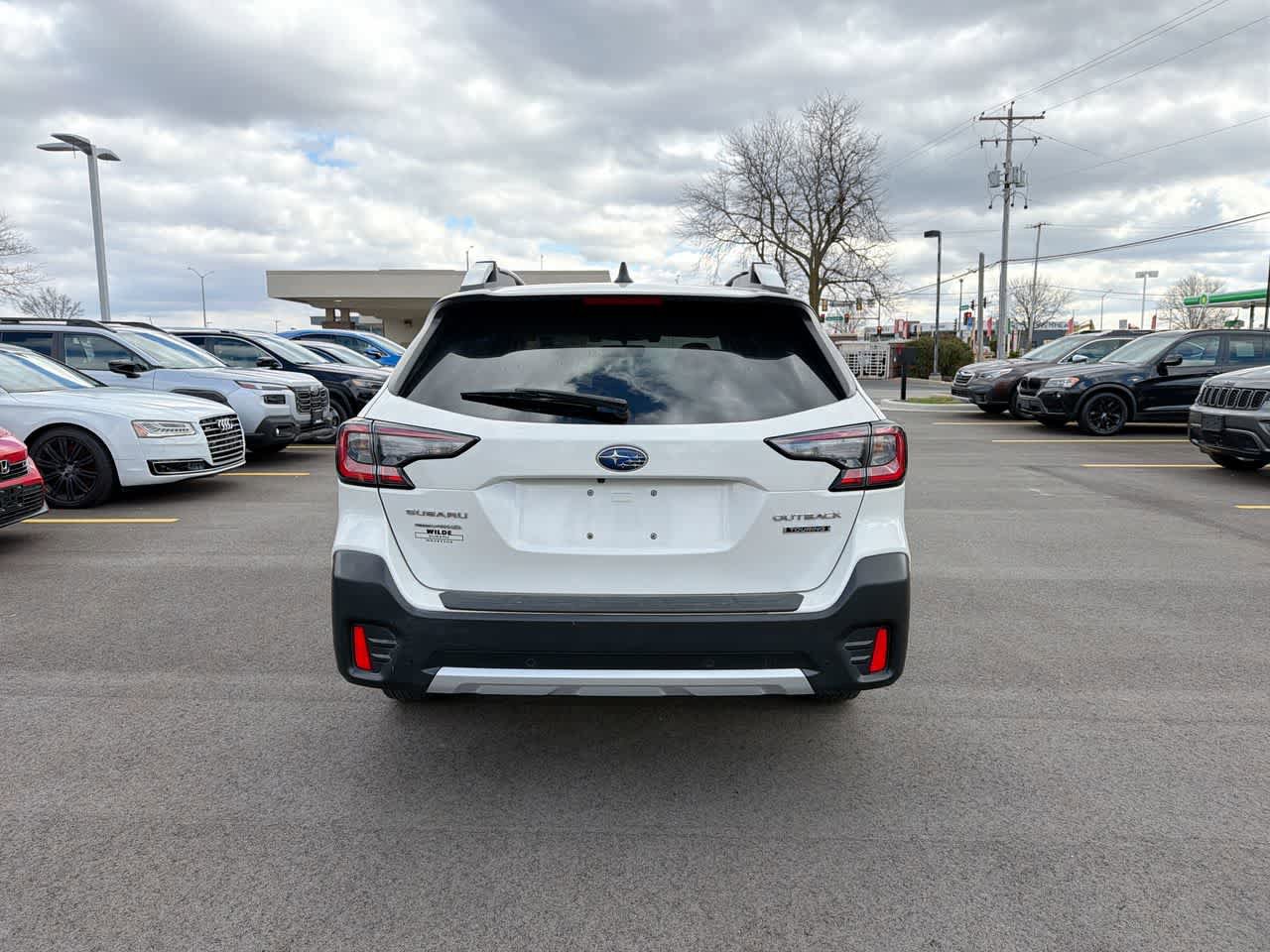 Used 2020 Subaru Outback Touring w/ Popular Package #2 image 12
