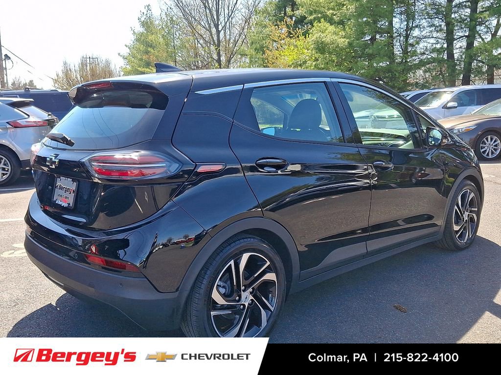 Used 2022 Chevrolet Bolt LT w/ Infotainment Package image 5