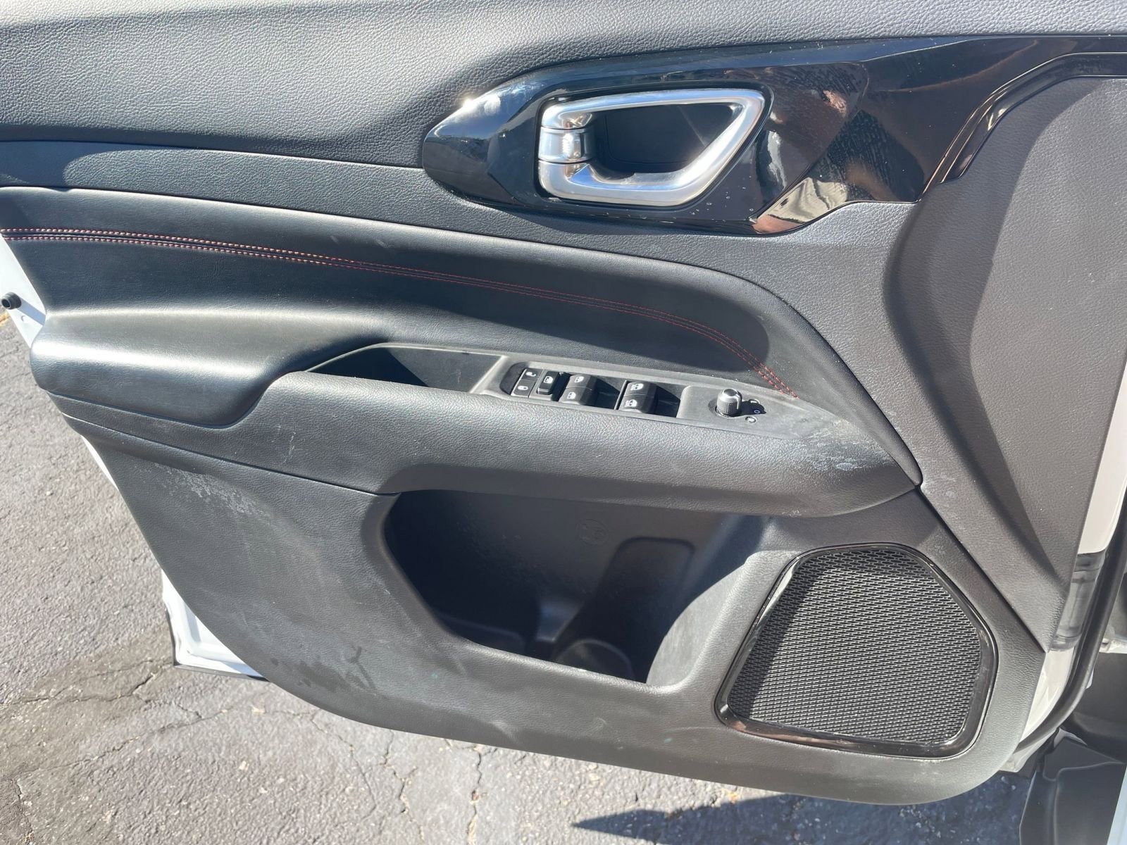 Used 2025 Jeep Compass Trailhawk image 20