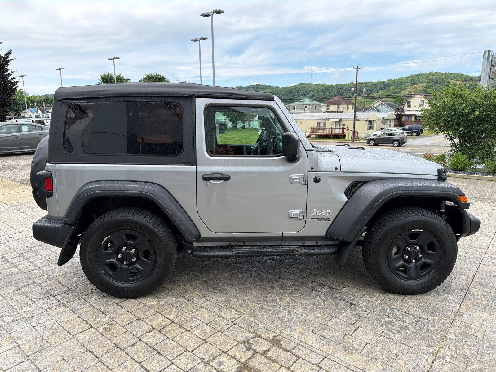 Used 2019 Jeep Wrangler Sport AWD/4WD image 9