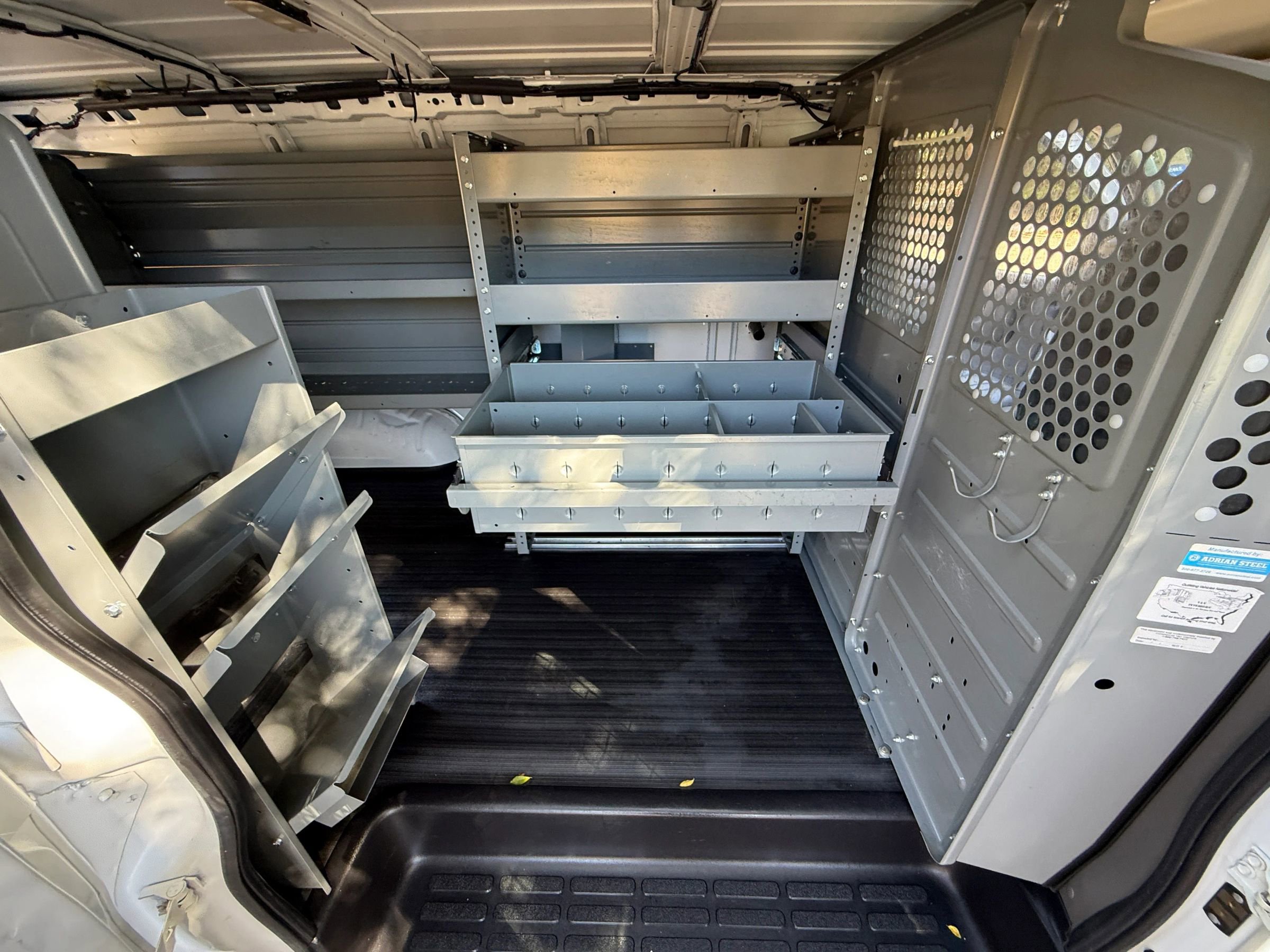 Used 2015 Chevrolet Express 2500 image 22