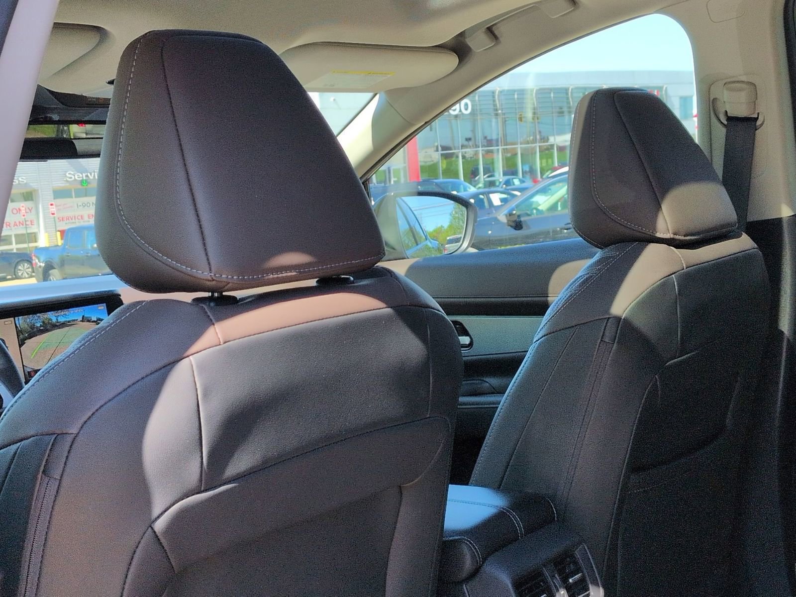 Certified 2025 Nissan Murano Platinum image 30