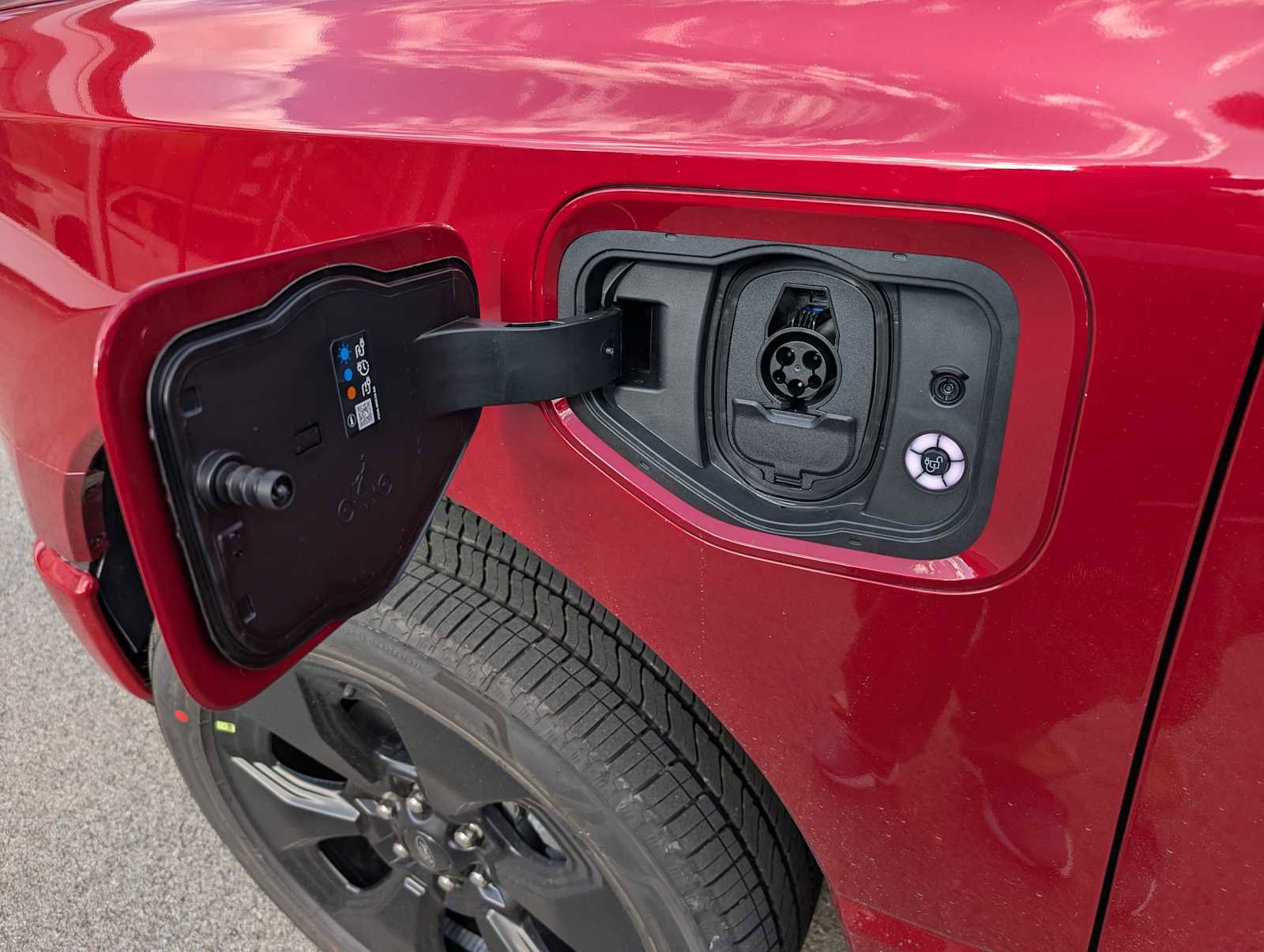 New 2025 Ford F150 Lightning Platinum w/ Dark Elements Package image 10