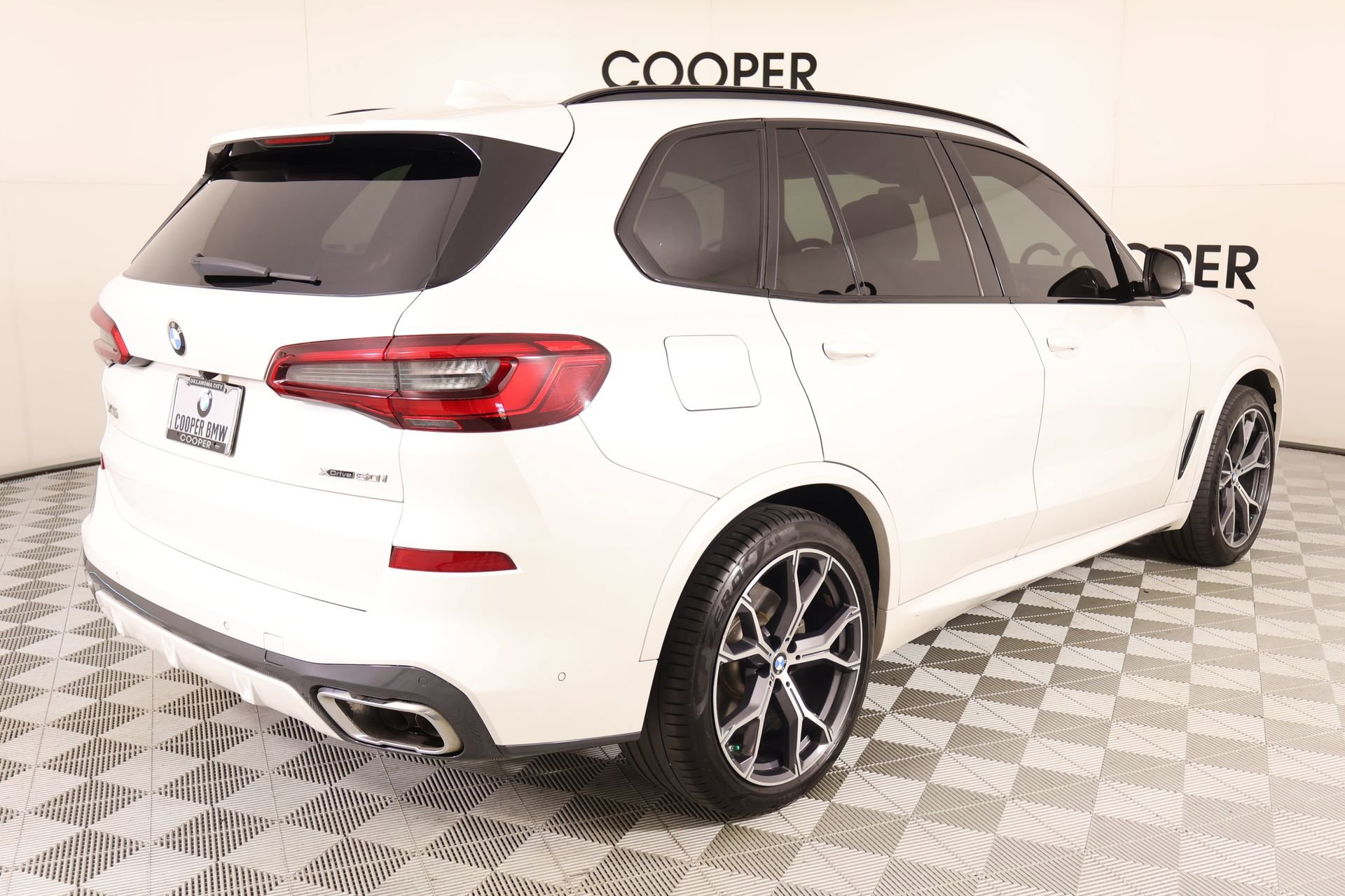 Used 2019 BMW X5 xDrive50i w/ M Sport Package image 23