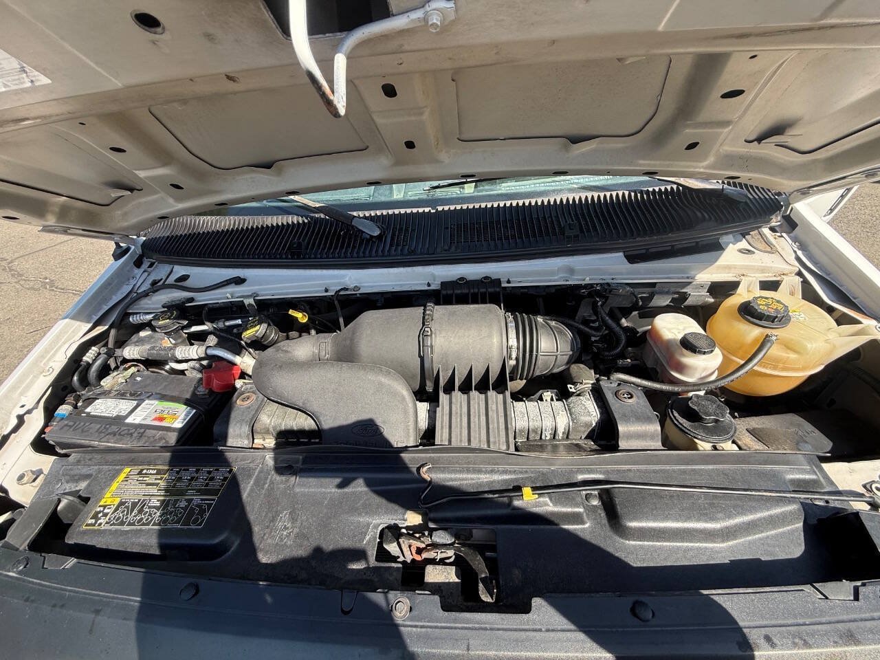 Used 2011 Ford E-150 and Econoline 150 w/ Commercial Cargo Van Pkg RWD image 21