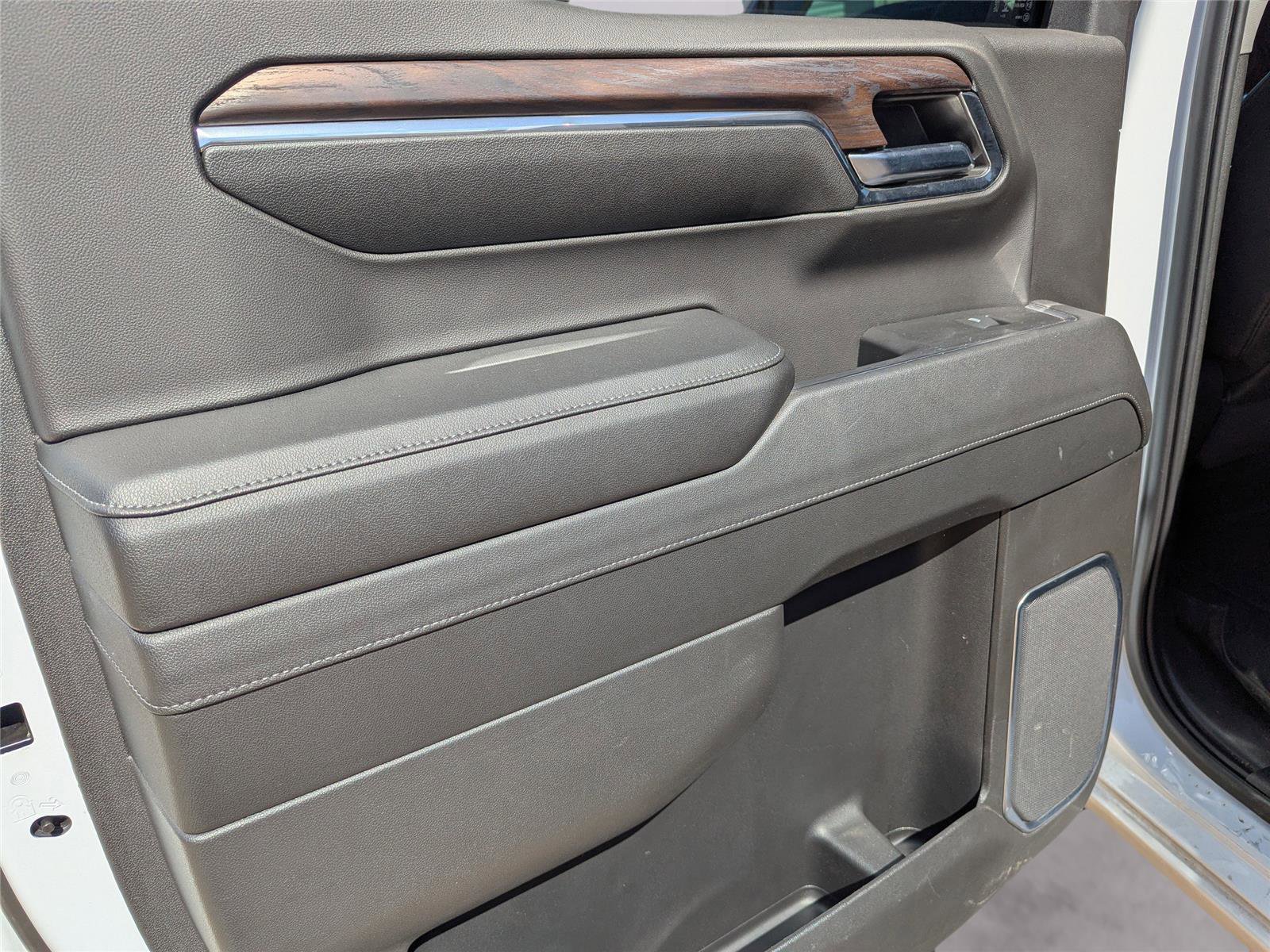 Used 2024 GMC Sierra 1500 SLT w/ SLT Premium Package image 24