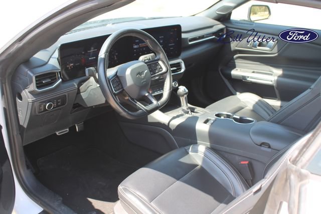Used 2025 Ford Mustang Premium RWD image 16