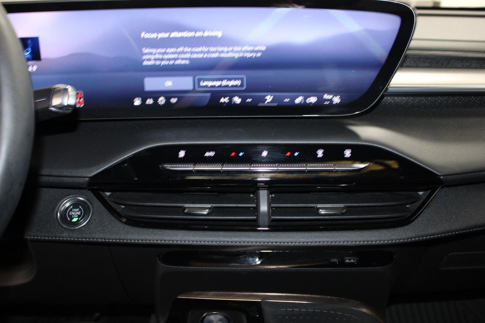 Used 2025 Buick Enclave Avenir w/ Super Cruise Package AWD/4WD image 36
