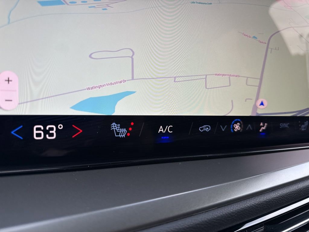 Used 2025 Chevrolet Traverse LT image 22