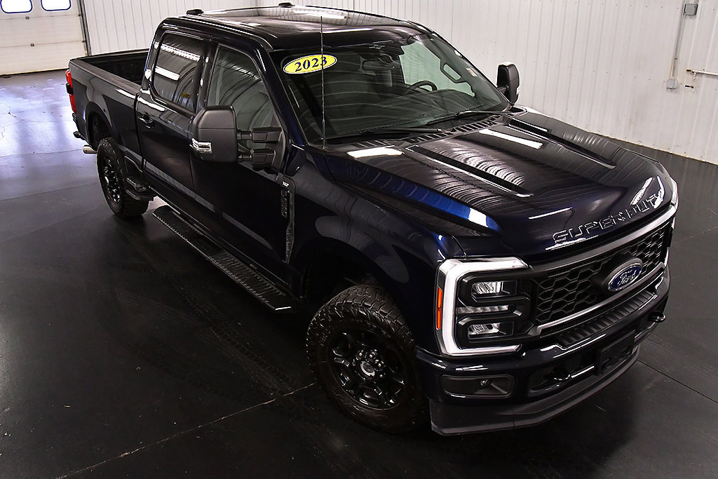 Used 2023 Ford F250 XLT w/ XLT Premium Package AWD/4WD image 12