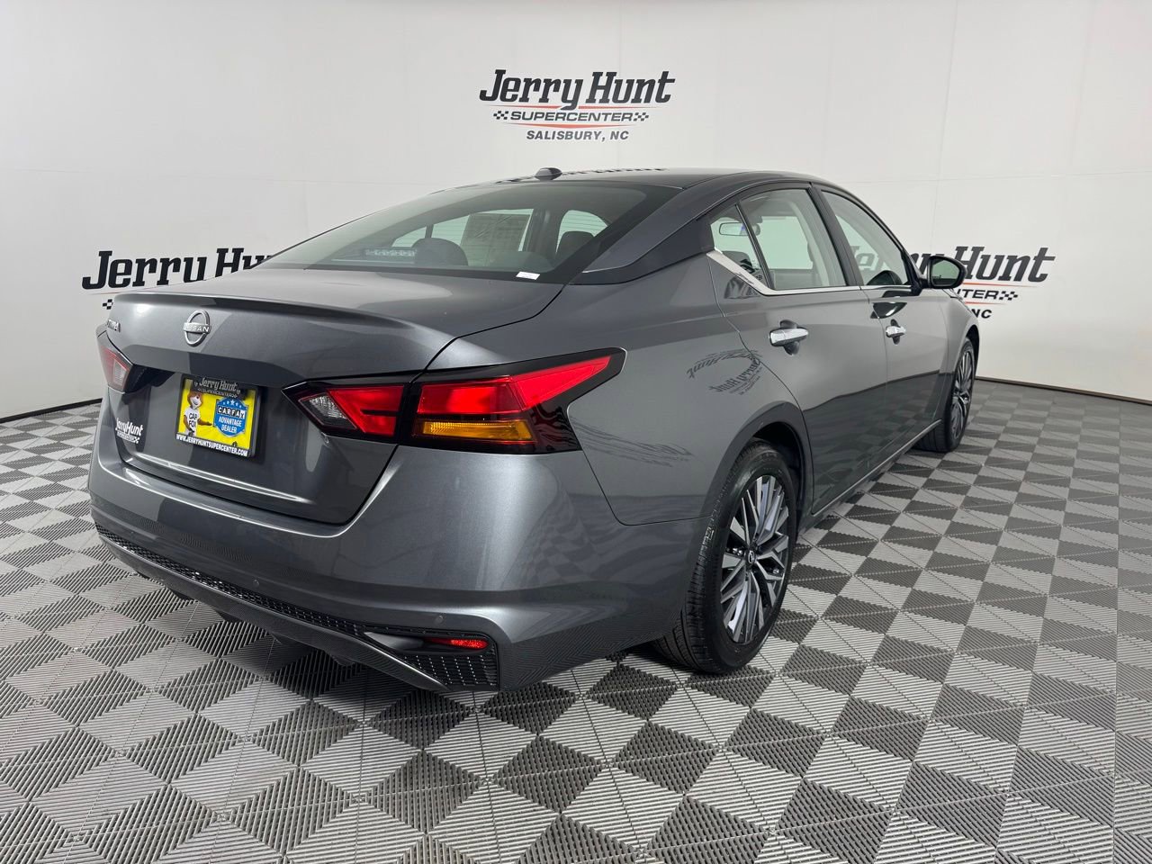 Used 2025 Nissan Altima 2.5 SV FWD image 6
