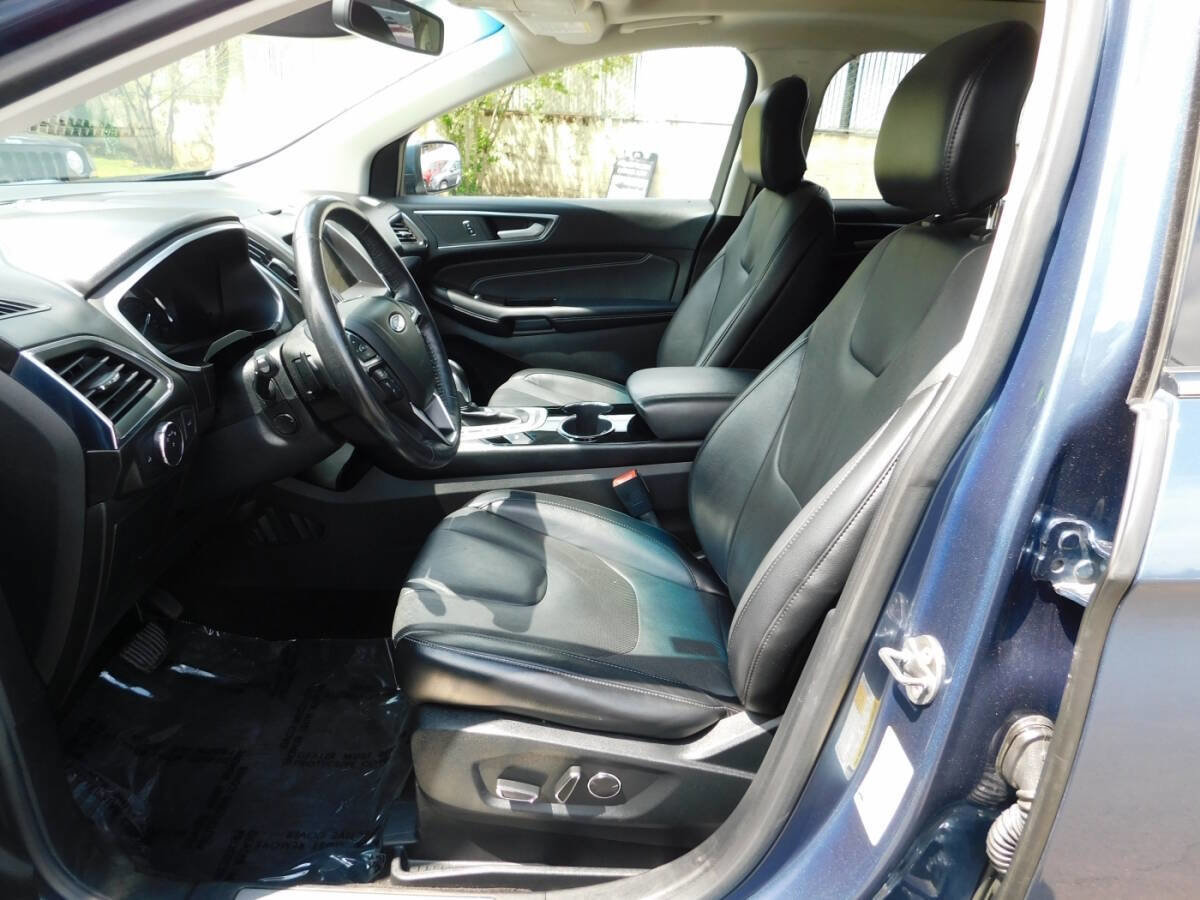 Used 2018 Ford Edge Titanium w/ Equipment Group 302A image 8