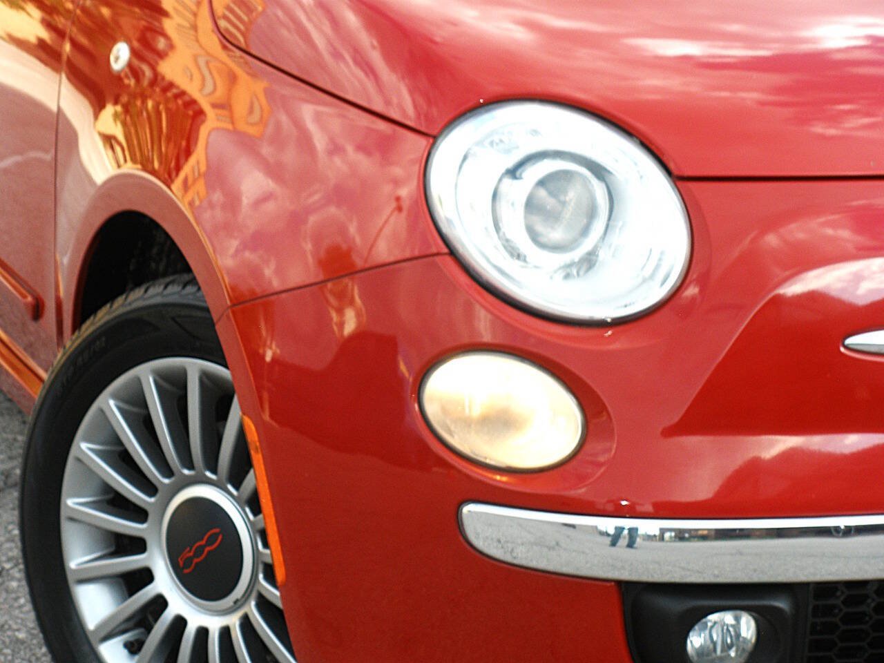 Used 2012 FIAT 500 Lounge w/ Luxury Leather Pkg FWD image 3