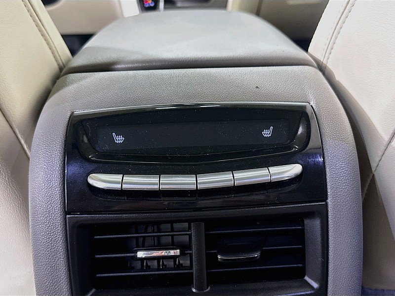 Used 2025 Cadillac XT5 Premium Luxury w/ Technology Package AWD/4WD image 27