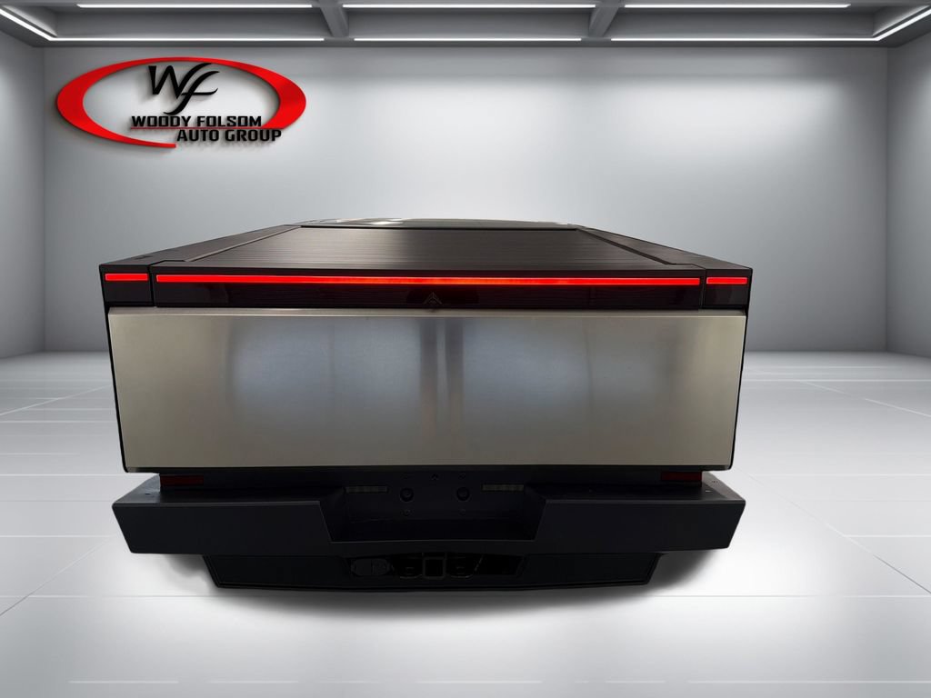Used 2025 Tesla Cybertruck AWD Crew Cab image 4