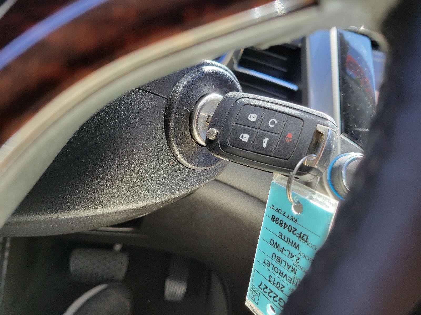 Used 2013 Chevrolet Malibu Eco w/ Leather Package FWD image 12