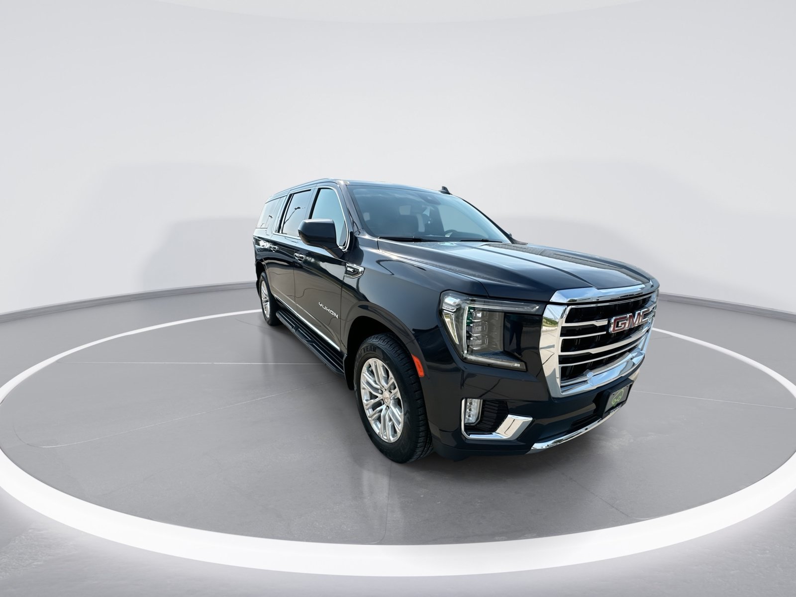 Certified 2023 GMC Yukon XL SLT AWD/4WD image 2