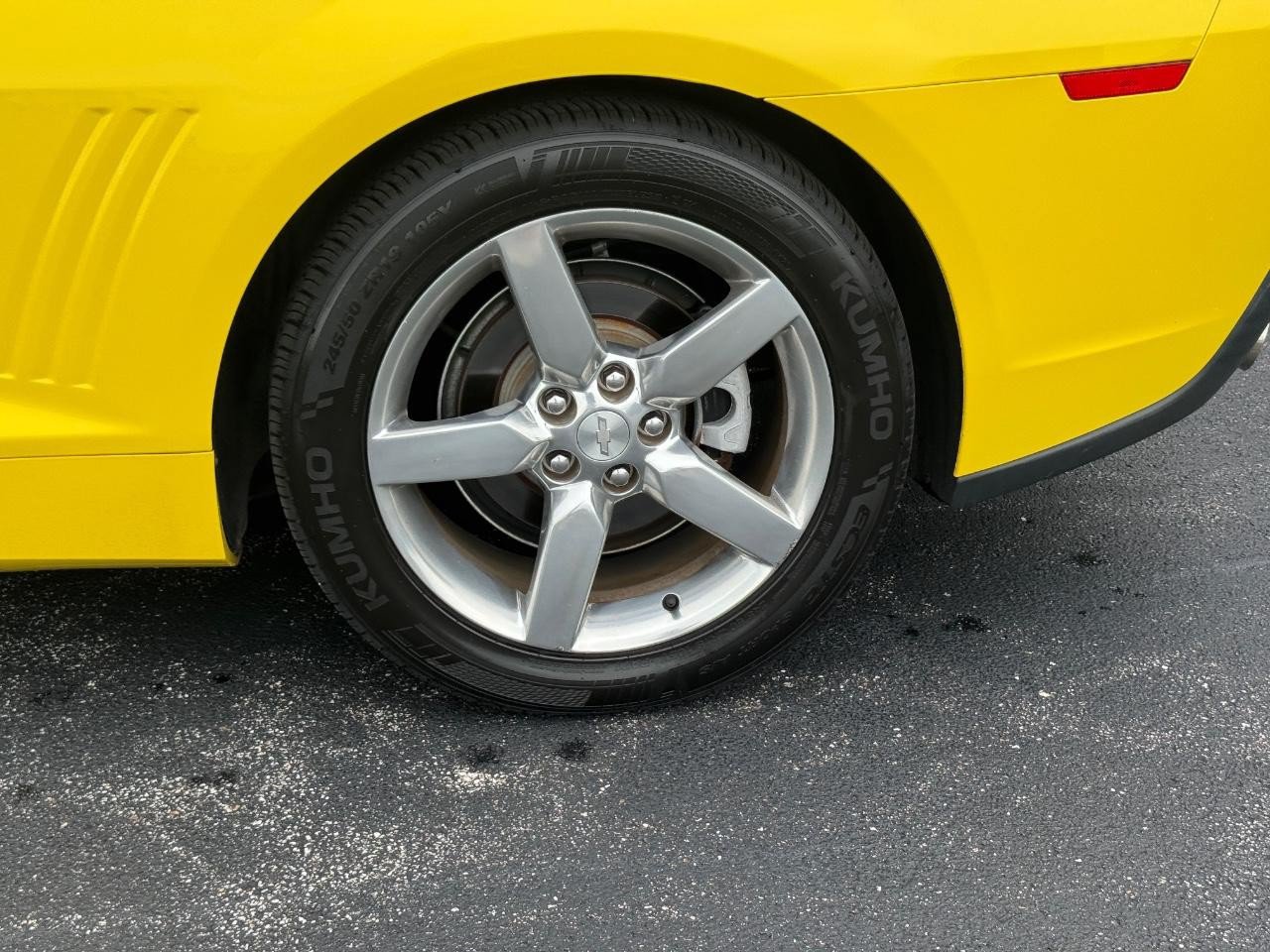 Used 2015 Chevrolet Camaro LT RWD image 8
