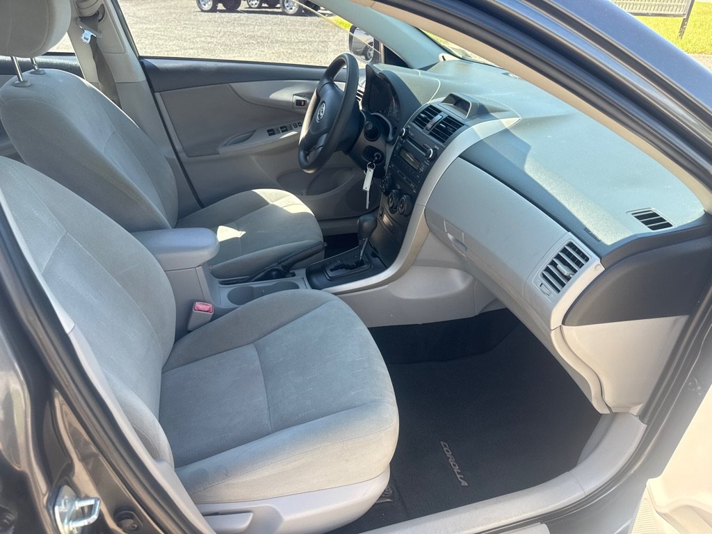 Used 2013 Toyota Corolla L FWD image 17