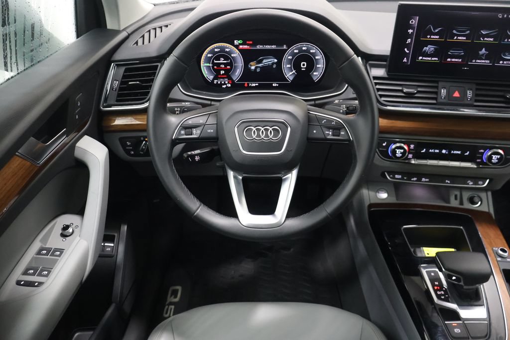 Used 2021 Audi Q5 e Premium AWD/4WD image 16