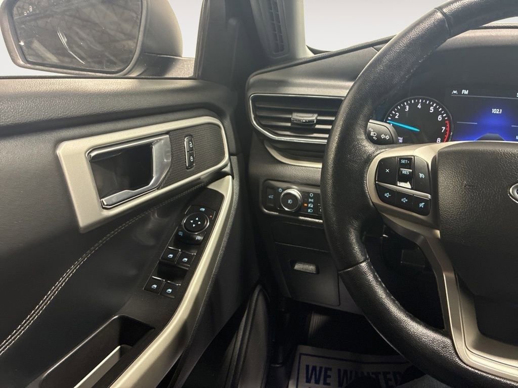 Used 2022 Ford Explorer XLT w/ Equipment Group 202A image 34