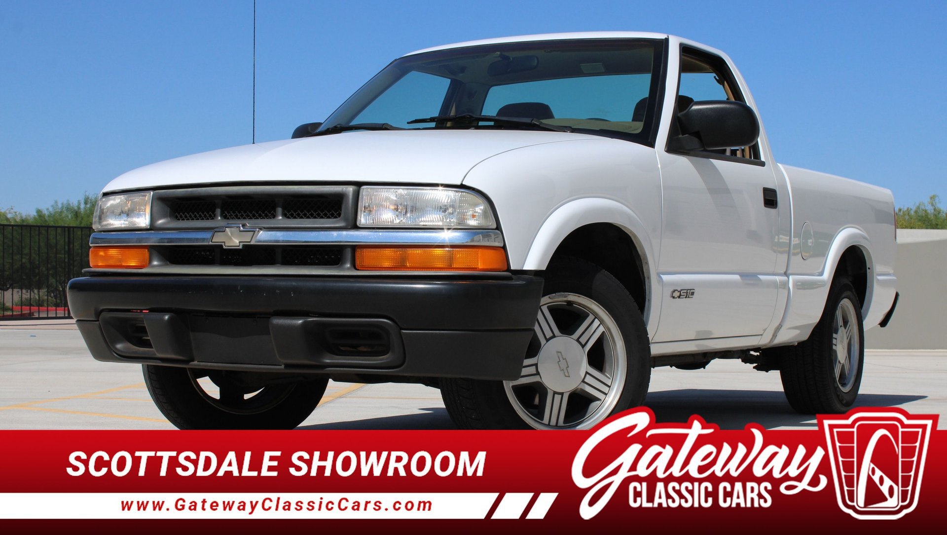 Used 1998 Chevrolet S10 Pickup 2WD Regular Cab image 1