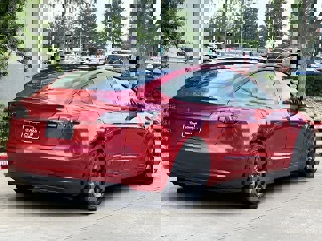 Used 2021 Tesla Model 3 Standard Range image 4