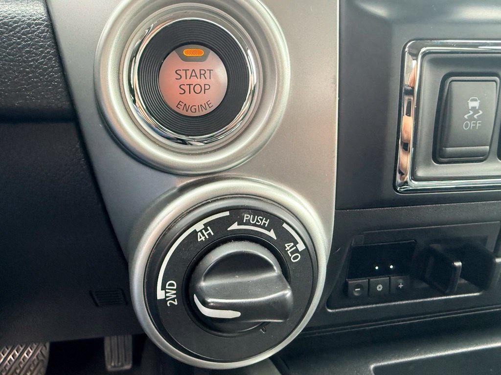 Used 2018 Nissan Titan PRO-4X AWD/4WD image 30