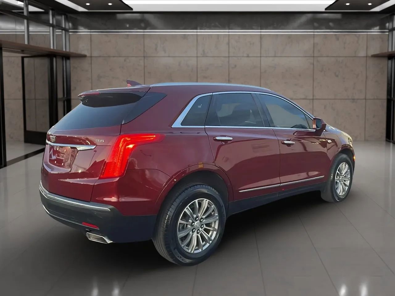 Used 2018 Cadillac XT5 Luxury image 5