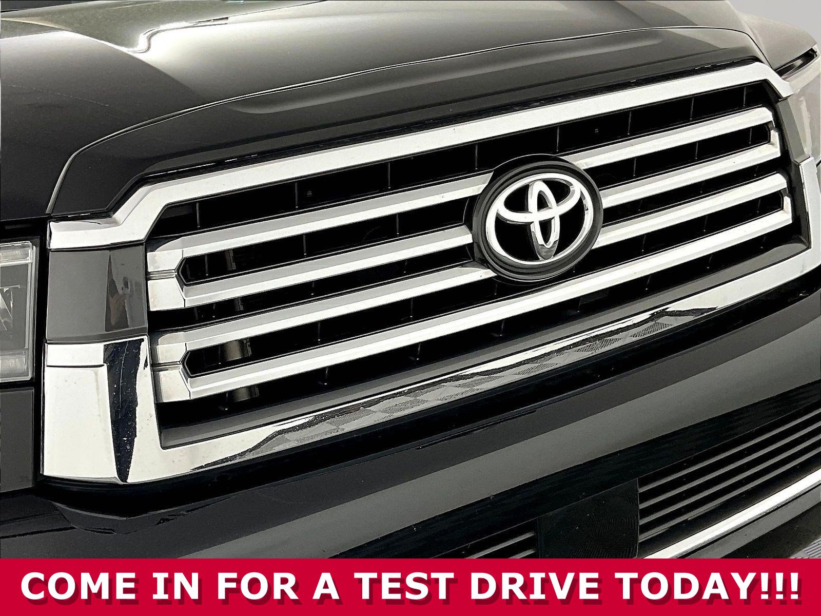 Used 2020 Toyota Sequoia Platinum w/ Preferred Accessory Package AWD/4WD image 29