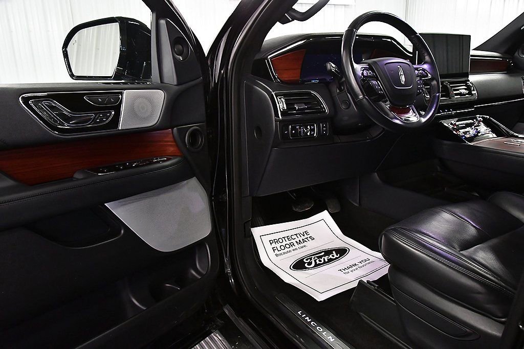 Used 2023 Lincoln Navigator Reserve image 15