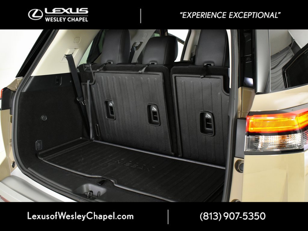 Used 2025 Nissan Pathfinder Platinum w/ Cargo Package image 16