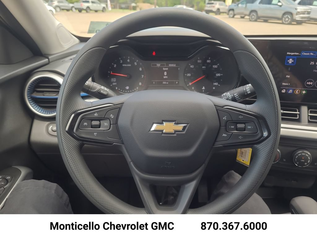 New 2026 Chevrolet Trax LS w/ LS Convenience Package FWD image 16